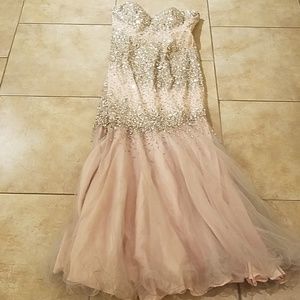 Gorgeous long dress elegantly sexy mauve